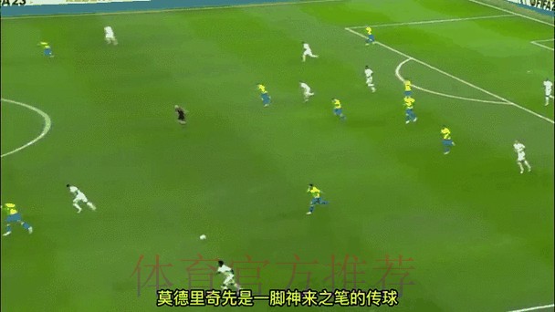 阿斯:皇马关注弗拉霍维奇动态 可能考虑今夏签他 阿斯:皇马关注弗拉霍维奇动态 可能考虑今夏签他